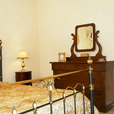 I 13 Cavalieri Gæstehus Barletta