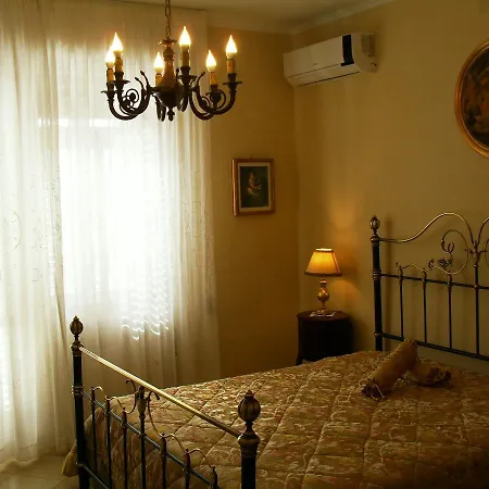 I 13 Cavalieri Gæstehus Barletta